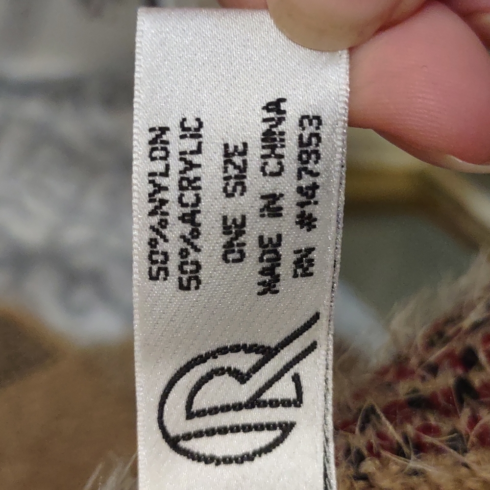 Sleeveless sweater